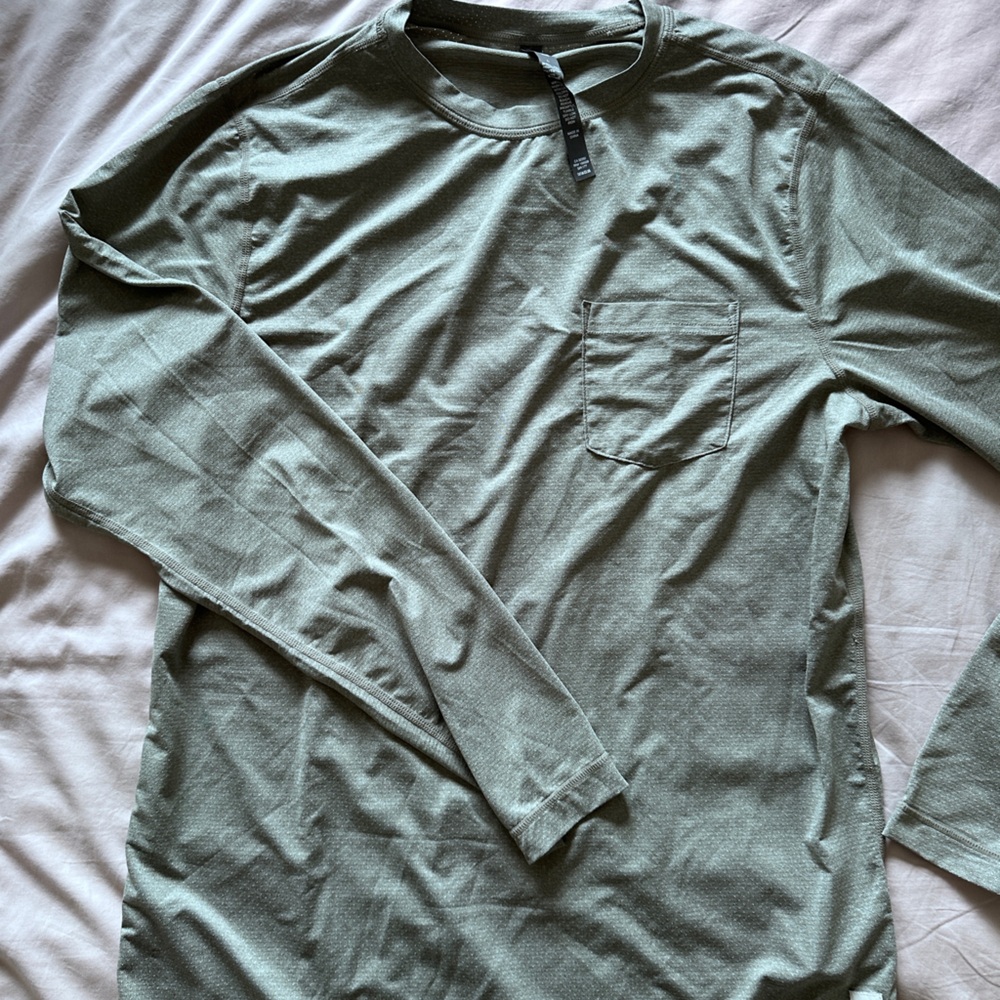 🆕- Men’s Vouri long sleeve tech shirt